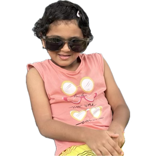 Girl in sunglasses and a pink top